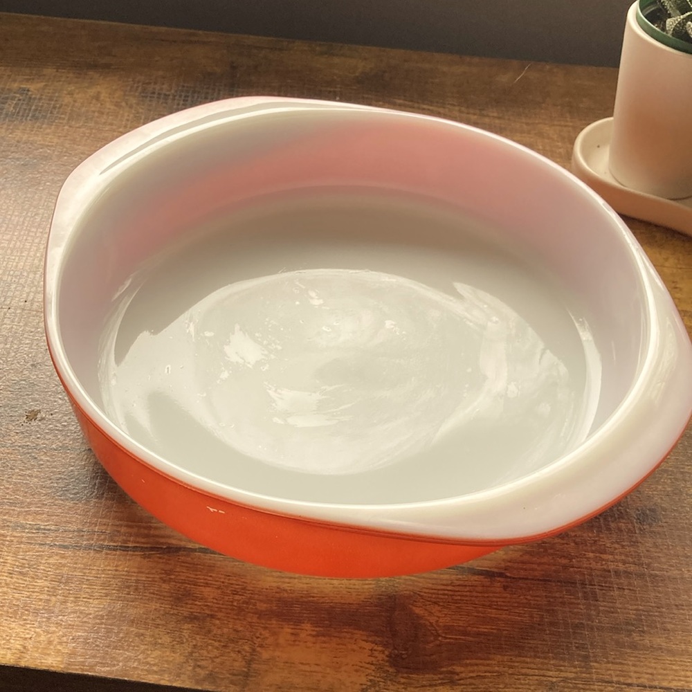 Pyrex Pink Flamingo cake dish